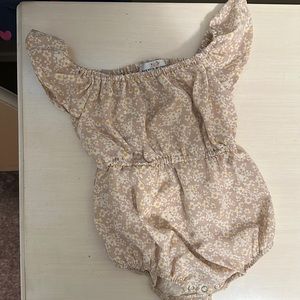 Baliey’s Blossom Daisy Leo